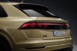 Audi Q8 Gama Q8 Black line Todo terreno Sakhir Gold Metallic Exterior Pilotos 5 puertas