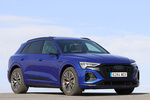 Audi Q8 55 e-tron quattro e-tron S line con Paquete Black  Todo terreno Azul Ultra Metalizado Exterior Lateral-Frontal 5 puertas