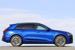 Audi Q8 55 e-tron quattro e-tron S line con Paquete Black  Todo terreno Azul Ultra Metalizado Exterior Lateral 5 puertas