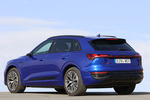 Audi Q8 55 e-tron quattro e-tron S line con Paquete Black  Todo terreno Azul Ultra Metalizado Exterior Lateral-Posterior 5 puertas