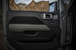 Jeep Wrangler High Altitude 4xe (versi&oacute;n EE.UU) High Altitude 4xe (versi&oacute;n EE.UU) Todo terreno Interior Puerta 5 puertas