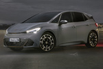 CUPRA Born 170 kW (231 CV) 77 kWh e-Boost Pack & Battery Pack Turismo Gris Vapor Exterior Frontal-Lateral 5 puertas