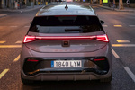 CUPRA Born 170 kW (231 CV) 77 kWh e-Boost Pack & Battery Pack Turismo Gris Vapor Exterior Posterior 5 puertas