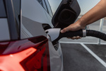 CUPRA Born 170 kW (231 CV) 77 kWh e-Boost Pack & Battery Pack Turismo Gris Vapor Exterior Toma de recarga 5 puertas