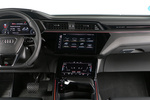 Audi Q8 55 e-tron quattro e-tron S line con Cuero Valcona Todo terreno Interior Consola Central 5 puertas