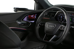 Audi Q8 55 e-tron quattro e-tron S line con Cuero Valcona Todo terreno Interior Retrovisor 5 puertas