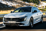 Peugeot 508 PSE Plug-in Hybrid 360 e-EAT8 PSE Plug-in Hybrid Turismo Blanco Okenite Exterior Frontal-Lateral 5 puertas