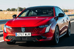 Peugeot 508 Plug-in Hybrid e-EAT8 GT Plug-in Hybrid Turismo Elixir Red Exterior Frontal-Lateral 5 puertas