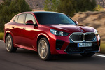 BMW iX2 xDrive30 M Sport xDrive30 Todo terreno Fire Red Metallic Exterior Lateral-Frontal 5 puertas