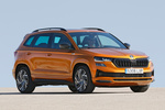 Skoda Karoq 1.5 TSI 110 kW (150 CV) DSG Sportline Todo terreno Naranja Phoenix Exterior Lateral-Frontal 5 puertas