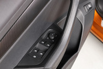 Skoda Karoq 1.5 TSI 110 kW (150 CV) DSG Sportline Todo terreno Interior Mandos puerta 5 puertas