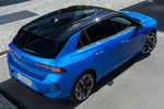 Opel Astra Electric 115 kW (156 CV) 54 kWh GS Electric Turismo Kobalt Blue Exterior Cenital-Posterior-Lateral 5 puertas