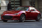 Mazda MX-5 RF Gama 2024 RF Gama 2024 Descapotable Soul Red Crystal Exterior Frontal-Lateral 2 puertas