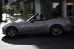 Mazda MX-5 Soft Top Gama 2024 Soft Top Gama 2024 Descapotable Aero Grey Exterior Lateral 2 puertas