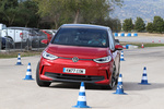 Volkswagen ID.3 150 KW (204 CV) 58 kWh Pro Turismo Rojo Intenso Metalizado Negro Exterior Maniobra de Esquiva 5 puertas