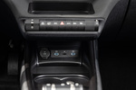 BYD Dolphin Gama Dolphin Design con interior Black + Grey Turismo Interior Conexi&oacute;n fuentes externas 5 puertas