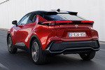 Toyota C-HR 140H Advance Todo terreno Bi-tono rojo Emotional y techo negro Exterior Lateral-Posterior 5 puertas