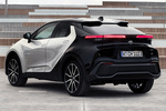 Toyota C-HR 200H AWD-i GR Sport Premiere Edition Todo terreno Bi-tono plateado Precious y techo negro Exterior Lateral-Posterior 5 puertas