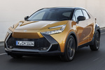 Toyota C-HR 200H Premiere Edition Todo terreno Bitono Sulfur Exterior Frontal-Lateral 5 puertas