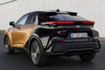Toyota C-HR 200H Premiere Edition Todo terreno Bitono Sulfur Exterior Lateral-Posterior 5 puertas