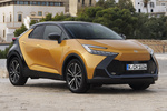 Toyota C-HR 200H Premiere Edition Todo terreno Bitono Sulfur Exterior Lateral-Frontal 5 puertas