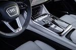 Audi Q8 Gama Q8 S line con Cuero Valcona Blanco Todo terreno Interior Consola Central 5 puertas