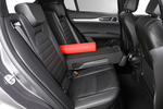 Alfa Romeo Stelvio 2.0 Turbo 206 kW (280 CV) Q4 Veloce Todo terreno Interior Trampilla de acceso al maletero 5 puertas