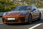 Porsche Panamera Turbo E-Hybrid Turbo E-Hybrid Turismo Madeira Gold Metallic Exterior Frontal-Lateral 5 puertas