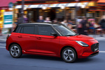 Suzuki Swift 1.2 Mild Hybrid Gama Swift Turismo Rojo Burning Perlado con Techo Negro Exterior Lateral-Frontal 5 puertas