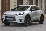 Lexus LBX Gama LBX Relax Todo terreno Blanco Sonic Exterior Frontal-Lateral 5 puertas