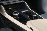 Lexus RZ 450e Luxury con Interior Arashi Todo terreno Interior Consola Central 5 puertas
