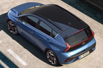 Hyundai Bayon Gama Bayon Tecno Todo terreno Vibrant Blue / Phantom Black Exterior Cenital-Lateral-Posterior 5 puertas