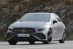 Mercedes-Benz Clase A A 250e AMG Line con Paquete Night 250e Turismo Gris monta&ntilde;a metalizado Exterior Frontal-Lateral 5 puertas