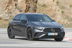 Mercedes-Benz Clase A A 250e AMG Line con Paquete Night 250e Turismo Gris monta&ntilde;a metalizado Exterior Lateral-Frontal 5 puertas
