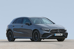 Mercedes-Benz Clase A A 250e AMG Line con Paquete Night 250e Turismo Gris monta&ntilde;a metalizado Exterior Lateral-Frontal 5 puertas