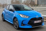 Toyota Yaris Hybrid 130 Premiere Edition Turismo Bi-tono Azul Neptuno Exterior Lateral-Frontal 5 puertas