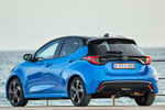 Toyota Yaris Hybrid 130 Premiere Edition Turismo Bi-tono Azul Neptuno Exterior Lateral-Posterior 5 puertas