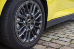 MINI MINI Cooper E Cooper E Turismo Sunny Side Yellow Exterior Llanta 3 puertas