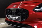 Suzuki Swift 1.2 Mild Hybrid Gama Swift Turismo Rojo Burning Perlado con Techo Negro Exterior Frontal 5 puertas