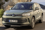 Volkswagen Tiguan Gama Tiguan 4Motion Elegance 4Motion Todo terreno Cipressino Green Metallic Exterior Frontal-Lateral 5 puertas