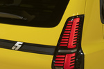 Renault 5 E-Tech 110 kW (150 CV) 52 kWh iconic Cinq Turismo Amarillo Pop! con Techo Negro Exterior Pilotos 5 puertas