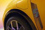 Renault 5 E-Tech 110 kW (150 CV) 52 kWh iconic Cinq Turismo Amarillo Pop! con Techo Negro Exterior Detalle 5 puertas