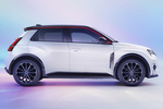 Renault 5 E-Tech 110 kW (150 CV) 52 kWh iconic Cinq Turismo Blanco Nacarado con techo Negro Exterior Lateral 5 puertas