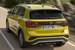 Volkswagen T-Cross Gama T-Cross R-Line Todo terreno Amarillo Chilloo&oacute;n Exterior Lateral-Posterior 5 puertas
