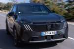 Peugeot 3008 El&eacute;ctrico 157 kW Allure E-3008 Todo terreno Gris Titanium Exterior Lateral-Frontal 5 puertas