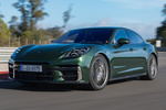 Porsche Panamera Turbo E-Hybrid Turbo E-Hybrid Turismo Verde Oak Neo Metalizado Exterior Frontal-Lateral 5 puertas