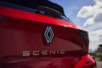 Renault Scenic E-Tech 100% El&eacute;ctrico 160 kW (220 CV) gran autonom&iacute;a iconic Todo terreno Rojo Deseo con Techo Negro Exterior Detalle 5 puertas