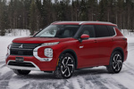 Mitsubishi Outlander PHEV 4WD Kaiteki PHEV Todo terreno Rojo Diamante Exterior Frontal-Lateral 5 puertas