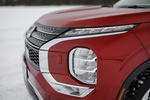 Mitsubishi Outlander PHEV 4WD Kaiteki PHEV Todo terreno Rojo Diamante Exterior Faro 5 puertas