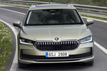 Skoda Superb Gama Superb Combi Selection con Paq. Cromo Combi Turismo familiar Beige Ice Tea Metalizado Exterior Frontal 5 puertas